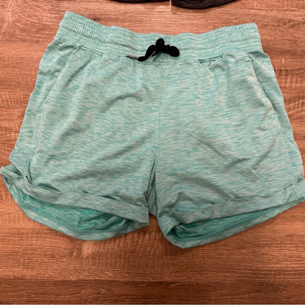 Born primitive shorts